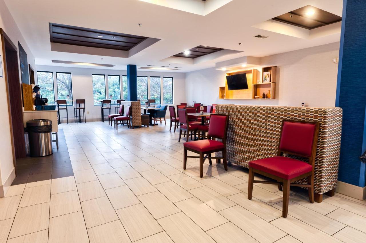 Holiday Inn Express Hotel & Suites Goshen By Ihg Εξωτερικό φωτογραφία
